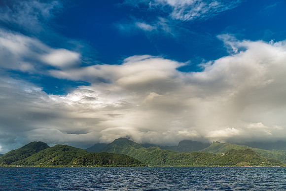 Tahaa Clouds