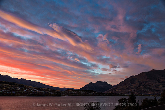 Sunrise over Lake Waktipu