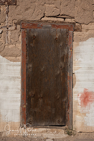 Barrio Door